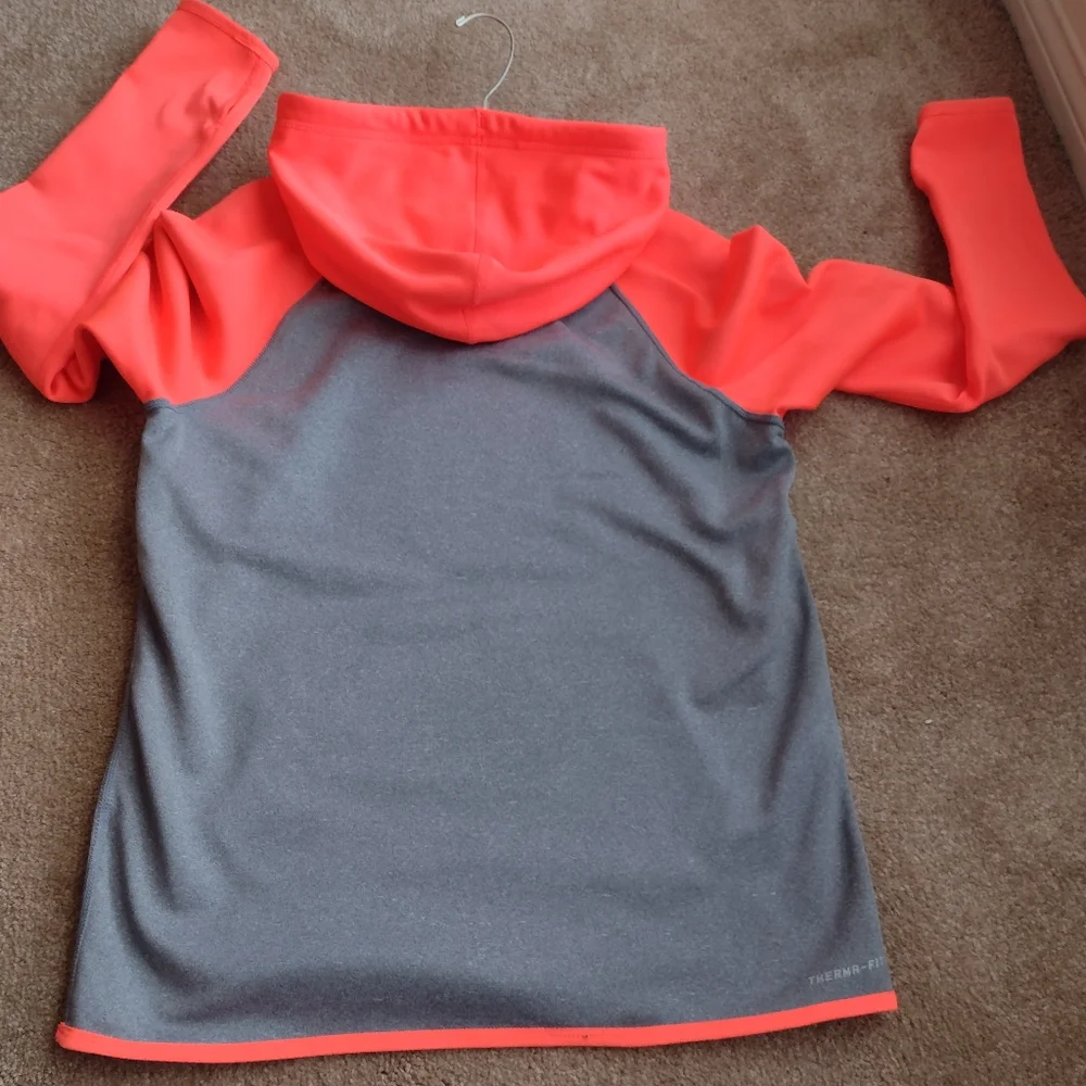 NIKE PULLOVER THERMA-FIT LADY HOODIE
